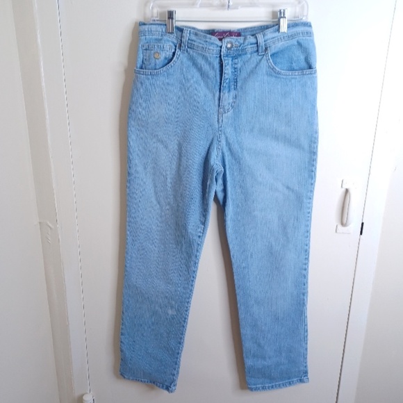 Gloria Vanderbilt "Amanda" Jean, Size 12 Petite. - Picture 2 of 13